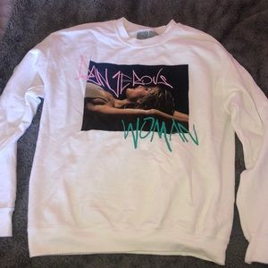 DANGEROUS WOMAN crewneck